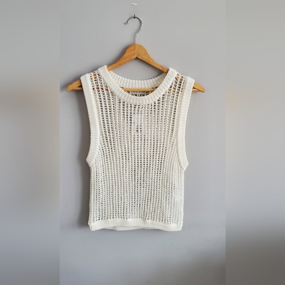 moon river White Sleeveless Knit Top, womens Medium. NWT - Picture 2 of 8